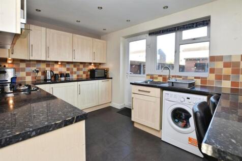 b4675336-kitchen.JPG
