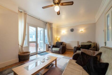 20250818105927 - IMG_1373 - 7 The Avenue, Trimley 