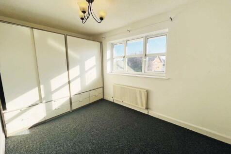 ***PLEASE TELEPHONE FOR VIEWINGS*** 12 The Lapwings, Poulton-Le-Fylde, FY6 7UN photo 5