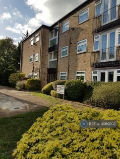 Delroy Court, London, N20 photo 3
