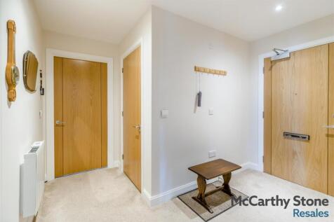 8690929-interior11.jpg
