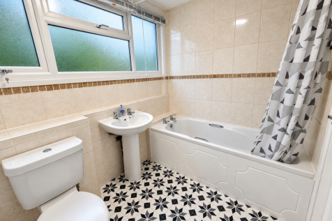 Chaucer Close, Waterlooville photo 5
