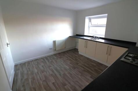 Victoria Street, Glossop, SK13 photo 5