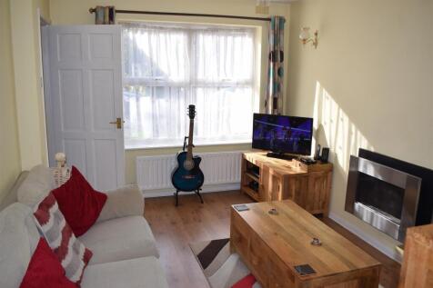 7 Milton Court Living Room.jpg