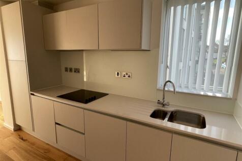Kitchen Area: