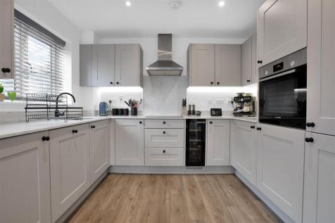 KITCHEN DINING ROOM