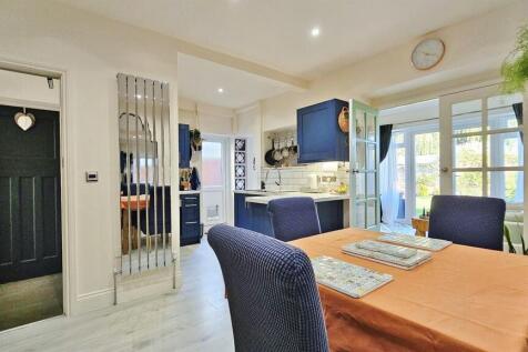 Alternate Kitchen/Diner View