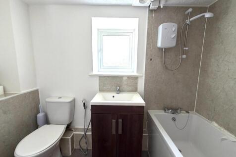 Bathroom.JPG