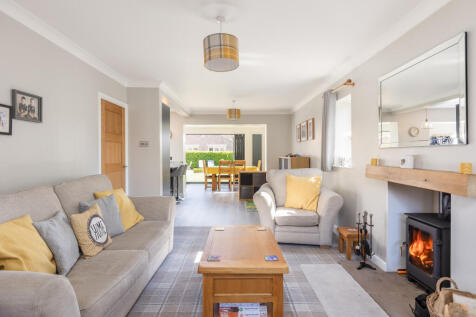 Beckett Close 2 Lounge-2