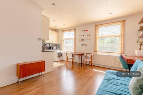 Living Room (2)