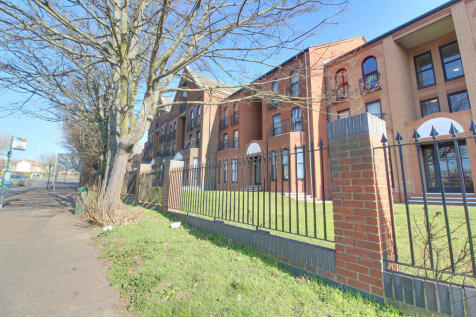Marks Court, Southchurch Ave photo 4