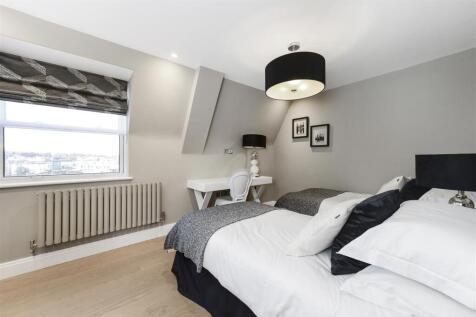 1011BC Bed 3.jpg