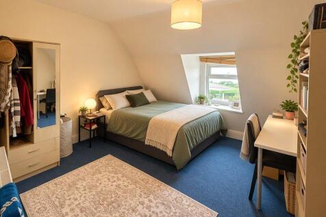 7-bed flat on Whiteladies Road, Clifton, Bristol, BS8, £4,865/mo