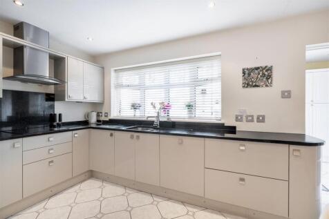 156 Station Road-3.jpg