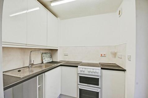 Finchmoor Mews, Longford, Gloucester Email photo 4