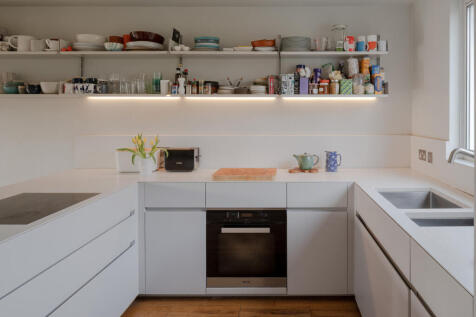 318613 - Vicar's Close, London E9 - high res-07...