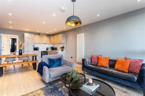 Open Plan Kitchen/Reception