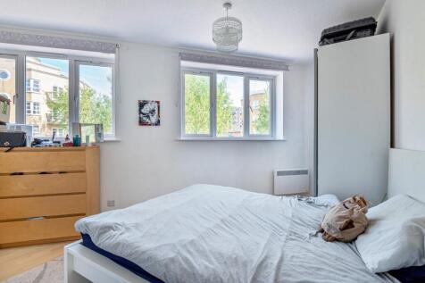 Aberdale Court, Garter Way, SE16 photo 2