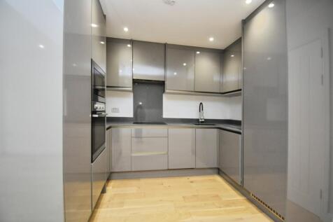 Maylands Drive Sidcup DA14 photo 3