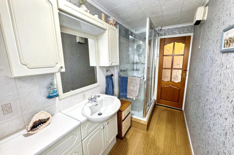 Shower-room reverse