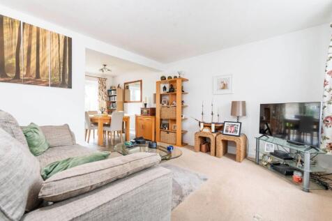 Living Room &amp; Dining Room