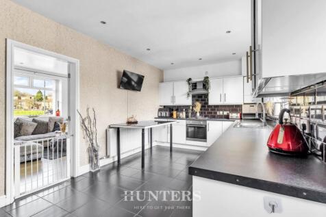 Kelvin Avenue (6).jpg