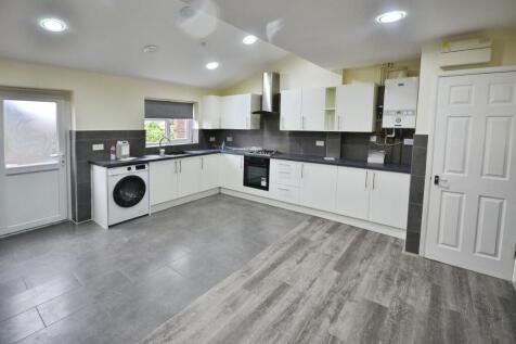 Arden Avn, Braunstone , Leicester photo 4