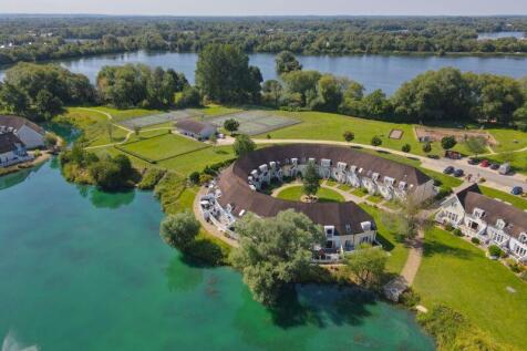 Lake, lodge, leisure facilities and m...