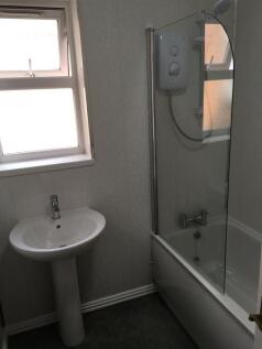 Bathroom 1.1.jpg