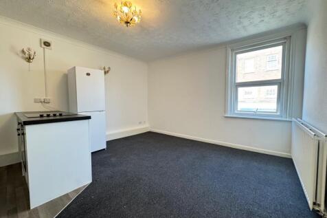 Wimborne Road, Bournemouth photo 3
