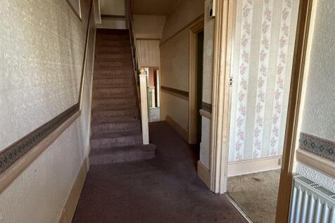 Spacious entrance hall