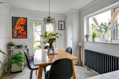 Kitchen Breakfast Room 4.jpg