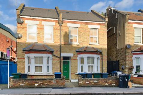 611b_kingston_road_ex.jpg