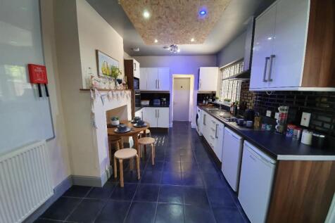 27/28 - Richmond Road - Student House photo 3