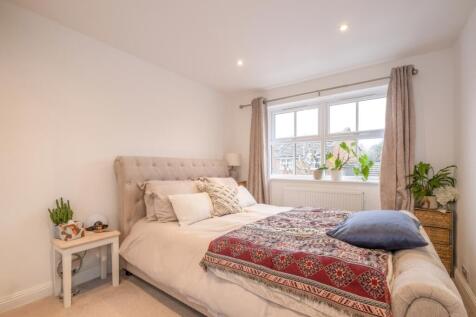 9-Riverdale-Drive...