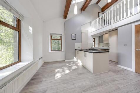 Living / Kitchen / Breakfast