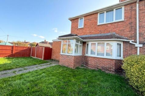 4-bed semi-detached on Ewell Road, Wollaton, Nottingham, NG8 2DE, £1,550/mo