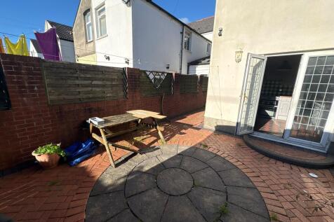 Rear Enclosed Garden