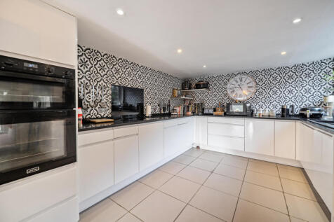 1363707-5-68e4dec...