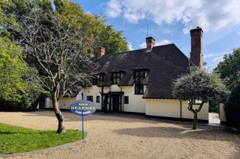 5 Bedroom Country Home for Sale