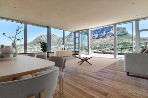 Large Luxurious Living Space