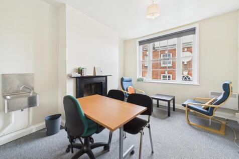 CAM01791G0-PR0158-STILL019