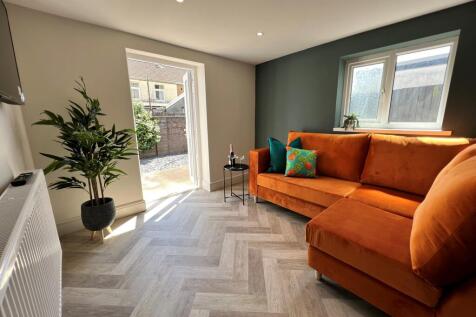 Meadow Street, Treforest, Pontypridd photo 3