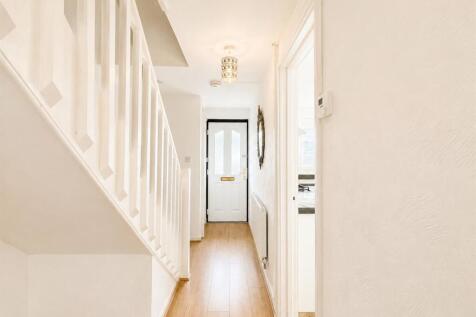 Bright and clean welcoming entrance hallway...