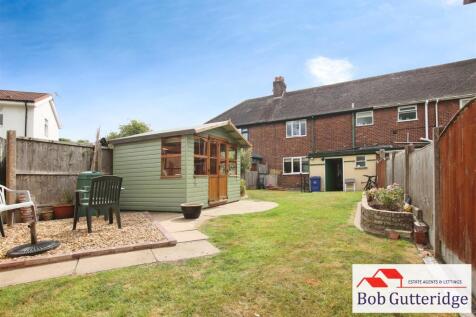 ENCLOSED REAR GARDEN