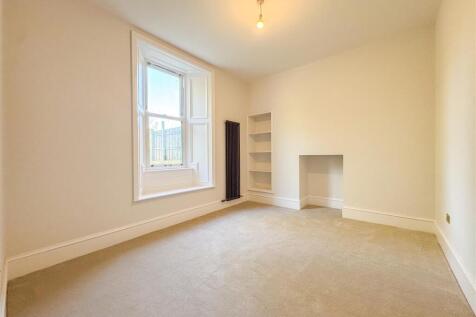 Lower Bedroom/Lounge