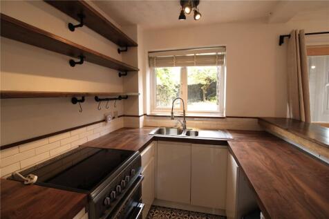 Amber Close, Bordon, Hampshire, GU35 photo 3