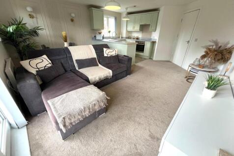Underwood Court, 9 Giants Seat Grove, Swinton, Manchester, M27 photo 5