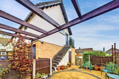 Private Patio Area With Access To Flat
