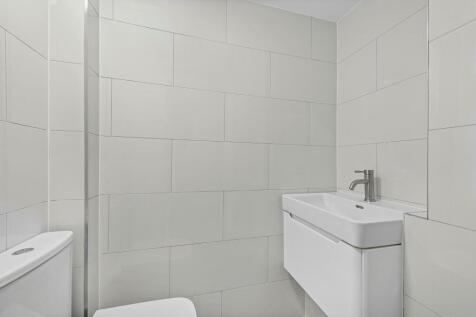 TOILET.jpg